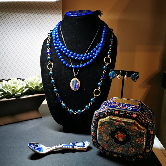 Lot of Jewelry, Trinket Dish, and Trinket ~ 8 Pieces ~ I'm Blue - Picture 15 of 16